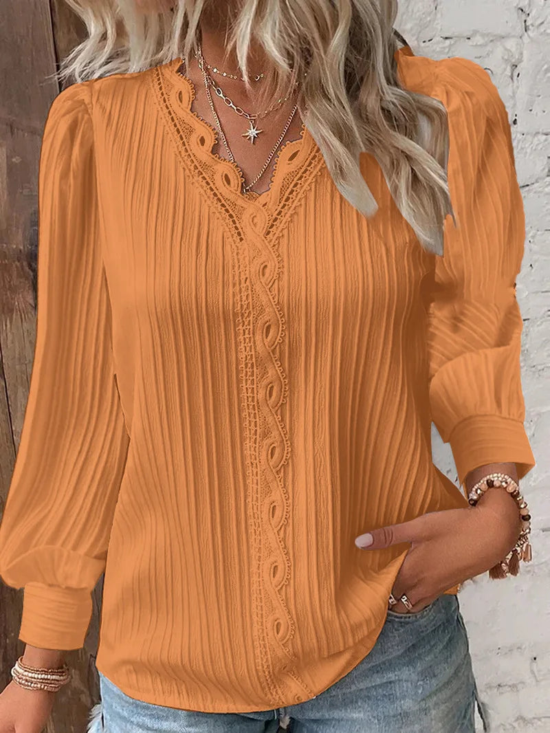 Mira™ | Selvie – Blus med spetskant och veck