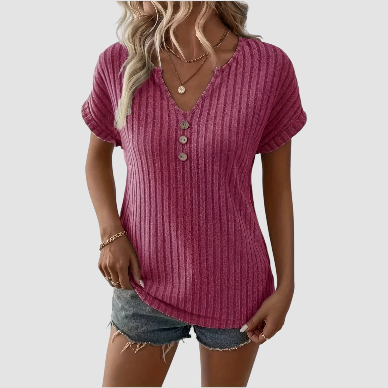 Mira™ | Svala – Ribbstickad topp med knappar