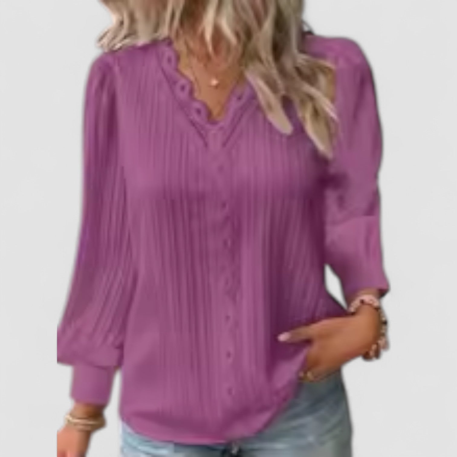 Mira™ | Selvie – Blus med spetskant och veck